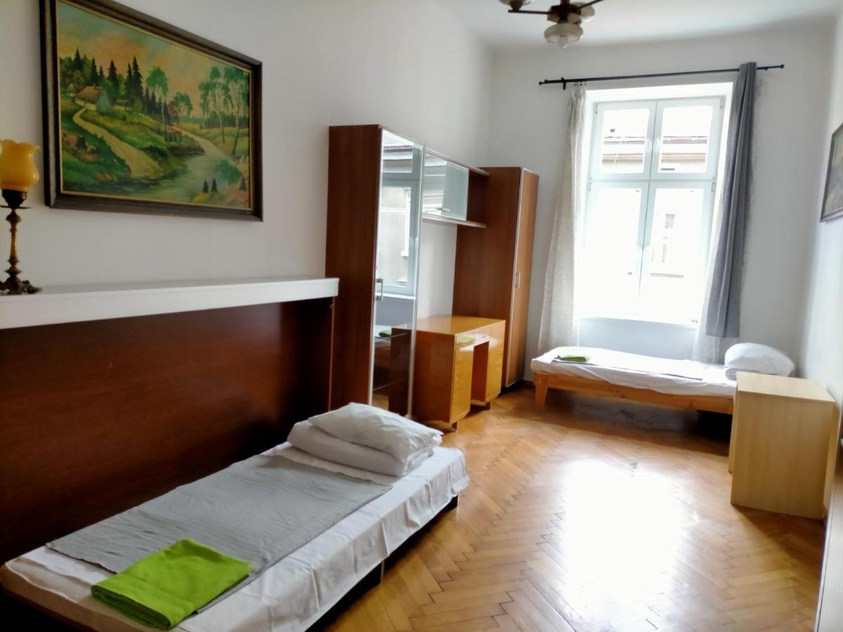 Apartment Wielopole 9 *